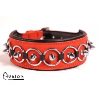 Avalon - CHERISHED - Collar med Spisse Nagler og Ringer - Rødt og Svart 