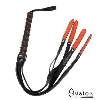 AVALON - YWAIN - Vampyr Flogger med Fire Haler